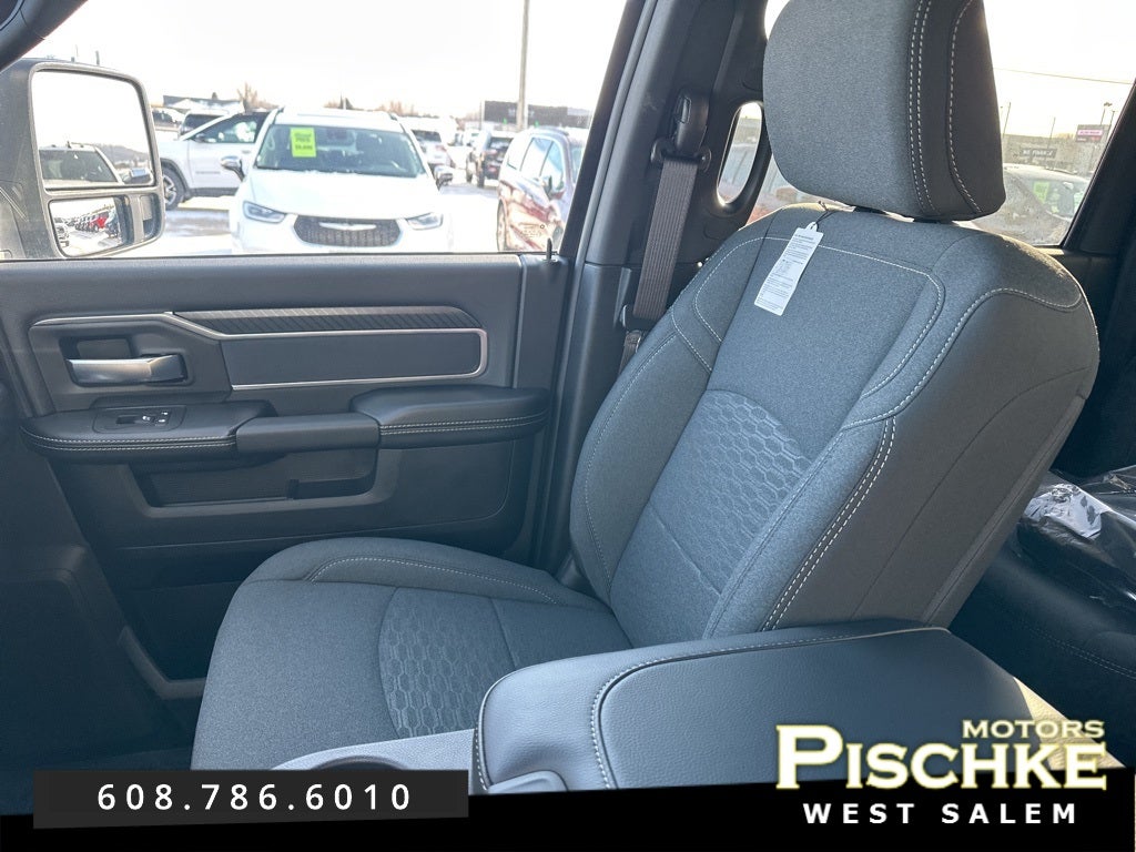 2025 RAM 2500 Big Horn Crew Cab 4x4 6'4' Box