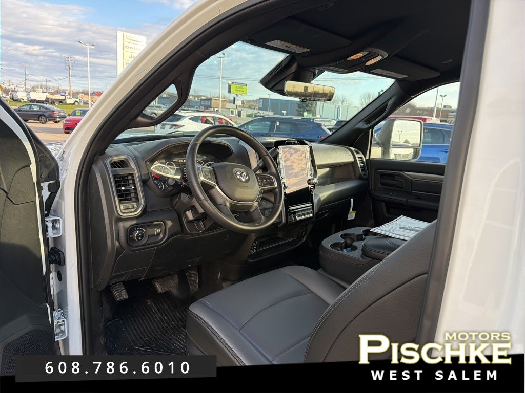 2025 RAM 5500 Chassis Tradesman/Big Horn