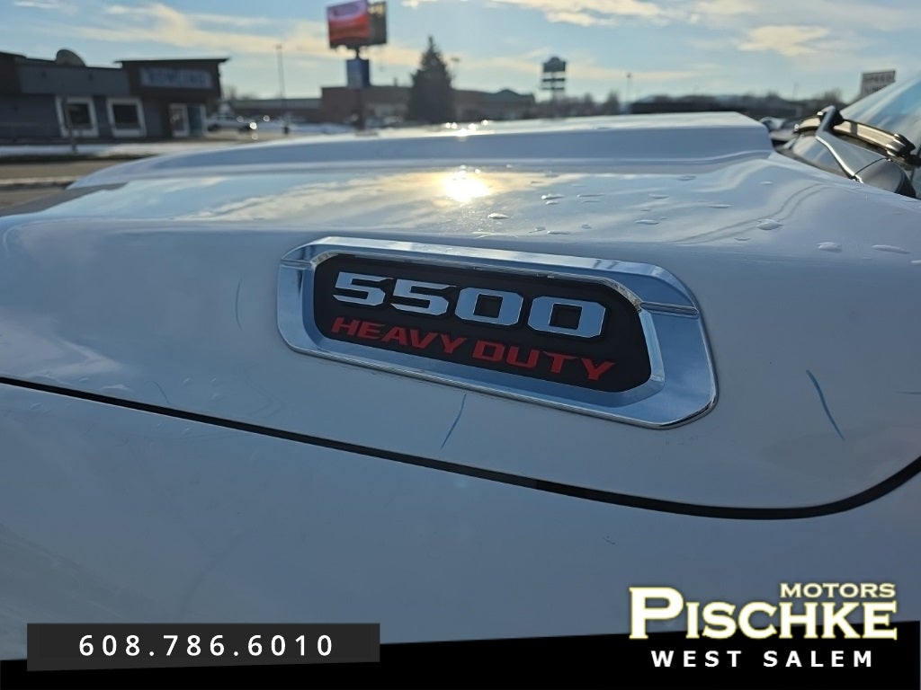 2026 RAM Ram 5500 Chassis Cab RAM 5500 BIG HORN CHASSIS CREW CAB 4X4 84' CA