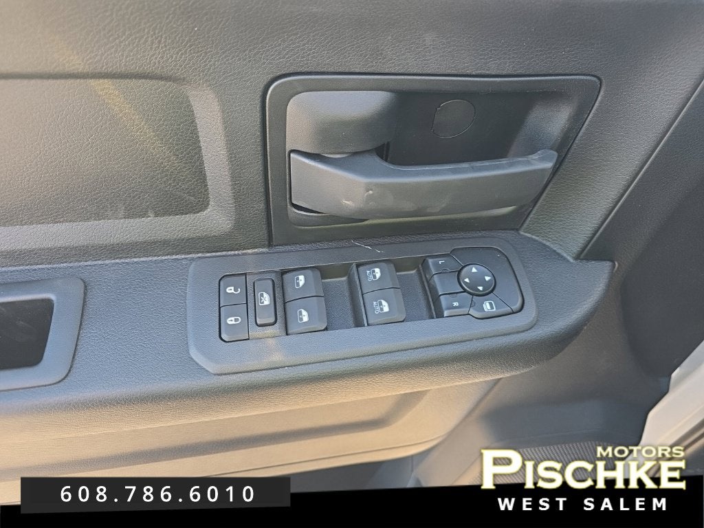 2027 RAM Ram 3500 Chassis Cab RAM 3500 TRADESMAN CREW CAB CHASSIS 4X4 60' CA