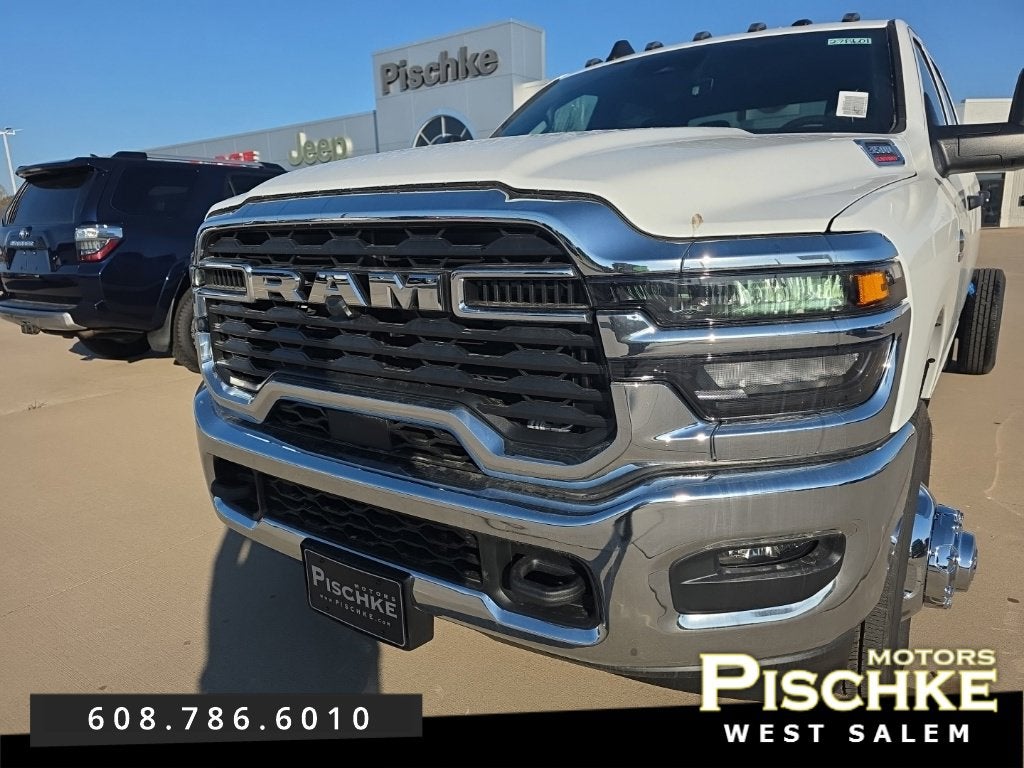 2027 RAM Ram 3500 Chassis Cab RAM 3500 TRADESMAN CREW CAB CHASSIS 4X4 60' CA