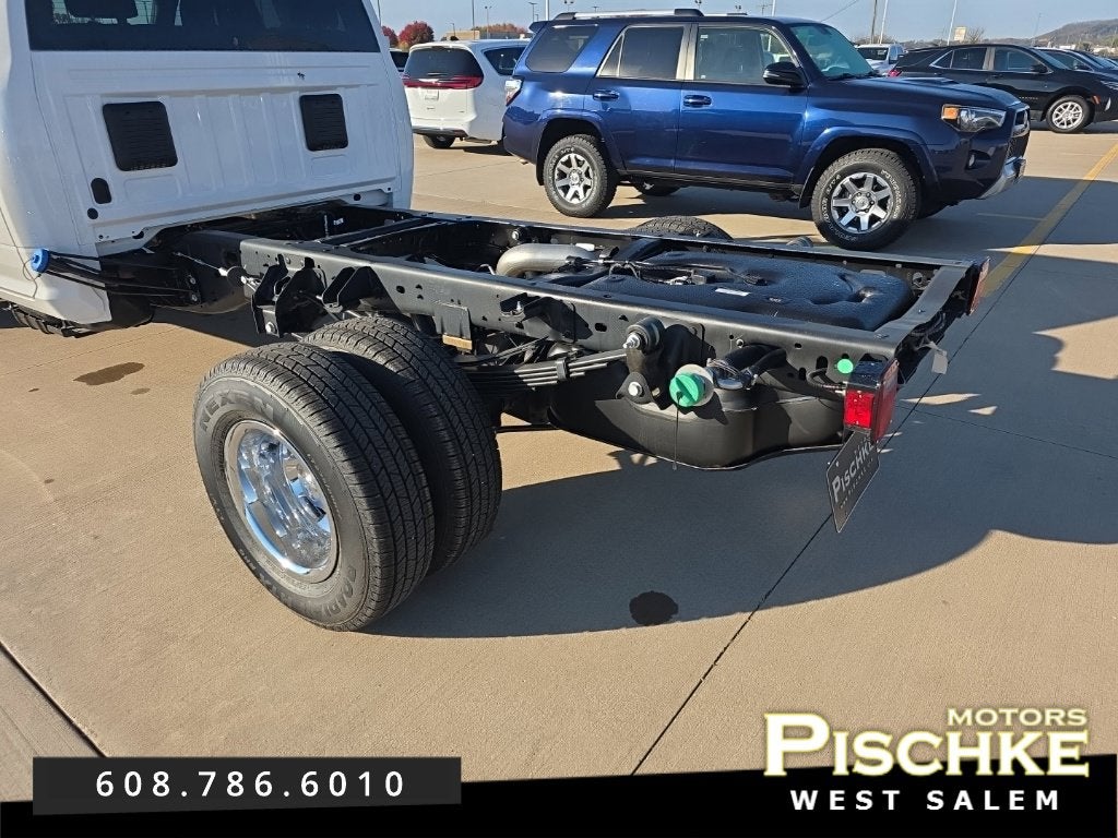 2027 RAM Ram 3500 Chassis Cab RAM 3500 TRADESMAN CREW CAB CHASSIS 4X4 60' CA