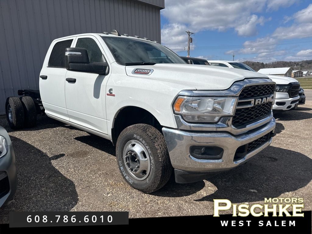 2024 RAM 3500 Chassis Tradesman/SLT/Laramie/Limited